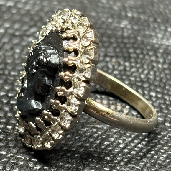 Black glass cameo ring with rhinestones size adjustable - Picture 8 of 10